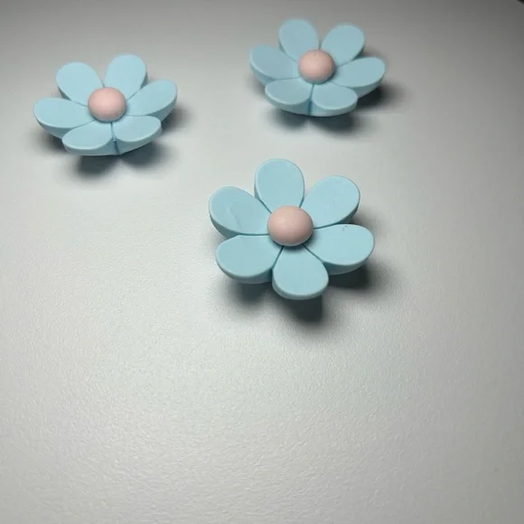 3 Daisy Fridge Magnets - Picture 9 of 17